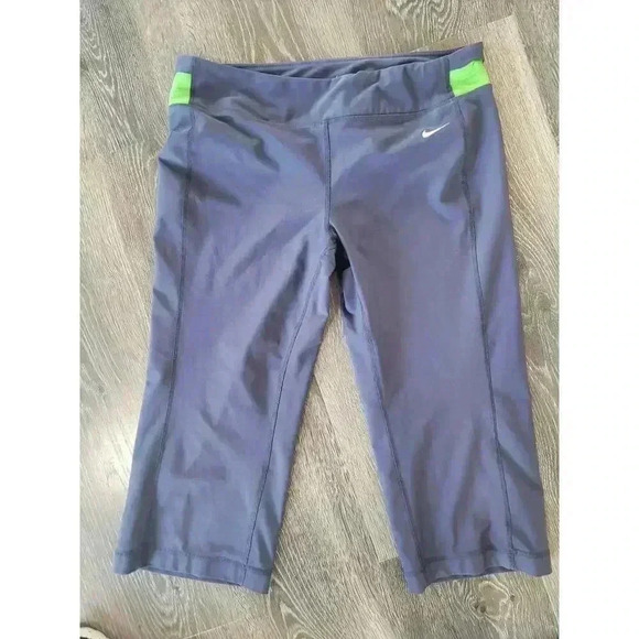 Nike Women's Dri Fit Capri Pants size M Gray #2‎ - Picture 1 of 4
